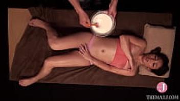 A mature woman who is perverted has a full body that shines with oil and provides the greatest massage because it is already in that state. PTS-385 [PTS]