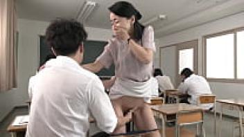 In a climax class, where she is unable to make a sound, Reiko Seo, a married lady instructor, becomes ten times wet more than she normally would.