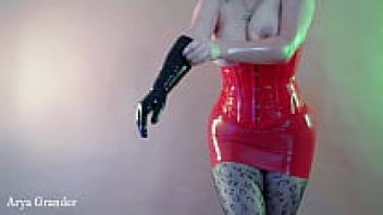 The video of Arya Grander wearing her latex rubber long opera gloves