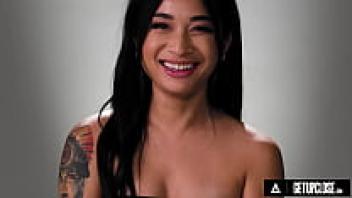 How Women Orgasm With Their Natural Beauty Avery Black is Presented in Closer Detail! MASSAGE OF A SINGLE FEMALE PERSON! ENTIRE SETTING