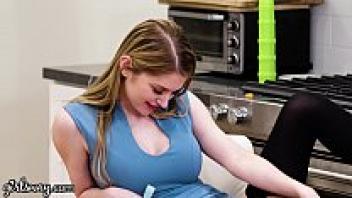 Femdom Bunny Colby and Girlsway Dee Williams Share a Breathtakingly Beautiful Moment