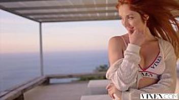 In order to alleviate stress, the beautiful assistant knows and loves her boss.