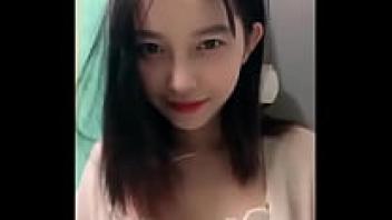 In the Vietnamese sex film, a student from Dam Tac school flaunts her figure and sells sex to the audience.