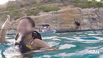 ACTUAL public sex that takes place outside, displaying a pussy and a creampie underwater