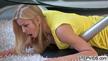 Stunning stepmother Alexis Fawx is subjected to a surgery.