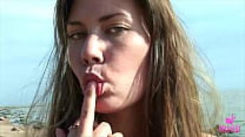 Raw Beach Masturbation, Hardcore Fingering Orgasm, and Juliette's Exciting Experience!