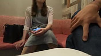 Not Japanese?[voyeur] that is entirely genuine The beauty of her physique and face is unfathomable. Karaoke is being performed by a Japanese office worker who is thirty years old while they are working remotely [Close distance]. Unparalleled fashion, enticing breasts, and comforting sexual encounters