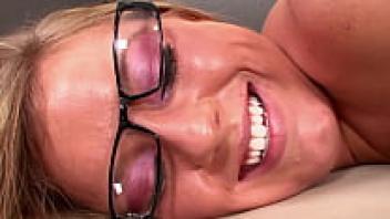 A SMALL PERSON WITH Big Pussy Lips