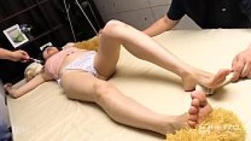 Nao Nishioka 1 is a teasing special training program for mature women who are feeling sensitive.