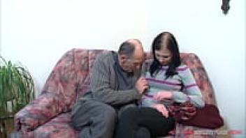 An older freak made a proposal to love the nice girl, and she accepted his proposal.
