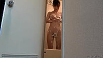 Shower for a Japanese Girl of Baby Size