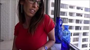 Family therapy with Dava Foxx, who is spending the weekend at the beach with her stepmother