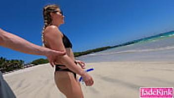 A beach sex movie with an amateur girlfriend