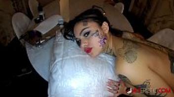 In the process of getting her face tattooed, Genevieve Sinn fell in love.