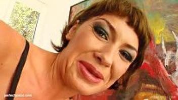 In the spirit of Perfect Gonzo, Rebeca is treated to anal intercourse by Ass Traffic.