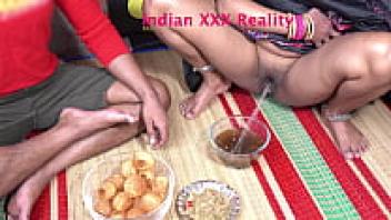This is the Indian version of the XXX Panipuri step family love mootana pissing video in Hindi.