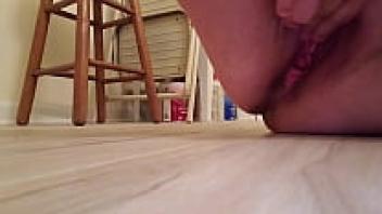 ANNA PLAYING FINGERING CUM HARD while playing PUSSY SOLO