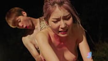 An intense love affair took place between a Chinese girl named Li Zhiyan and a man in the middle of the jungle.
