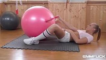 Milana Blanc, a moist, tight pussy girl who loves dildo balls, is in love at the gym.