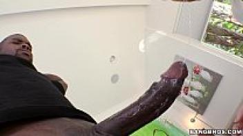 Black Guy Throat Loves Big Assed White Babe