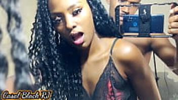 I ended up adoring the black one in front of the mirror since she looked stunning in this babydool. Amandinha Black RJ and Edu Black RJ