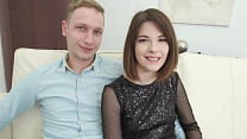 Sara Bell, A Petite Wife, Is Overflowing with BBC Seed DTW7210