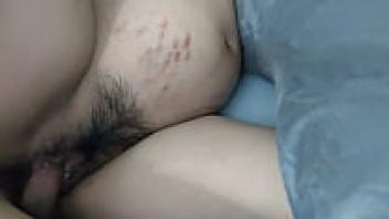 Play the role of a pregnant wife.