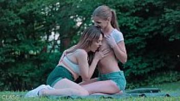 Crazy girls fingering each other