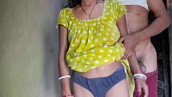 Desi NRI is being adored by her boyfriend.