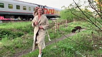 SugarNadya chose to flaunt her attractive physique in front of the entire train.