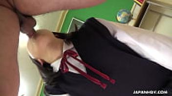 Uncensored: Japanese hottie Tomoyo Isumi sucks dicks