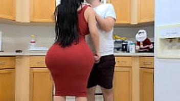 HUGE DUDE After seeing his big brother, Stemom falls in love in the kitchen.
