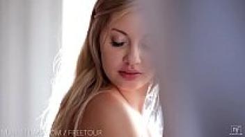 Nubile Films: A passionate meeting results in a seductive facial