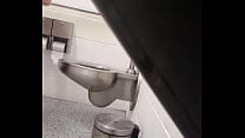 Voyeur, a Latina Hidden Cam Pissing