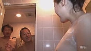 The sensual scenes of Kyoko Nakajima, a mature woman who enjoys dirty things, are summarised in this piece. One