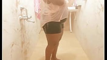 A gorgeous South Indian maid flashing her breasts