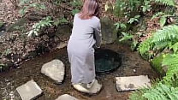 [Visit in the New Year] After a visit at a well-known shrine, the de M nurse embraces and requests a vaginal cum shot.