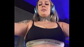 Working out at the Avenida Paulista gym! Sweat trickled down my legs till it reached my wet pussy because I was so consumed by want.