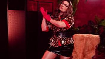 Arya Grander