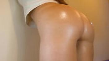 Her voyeur-stepfather is persuaded to behave by her stepdaughter.